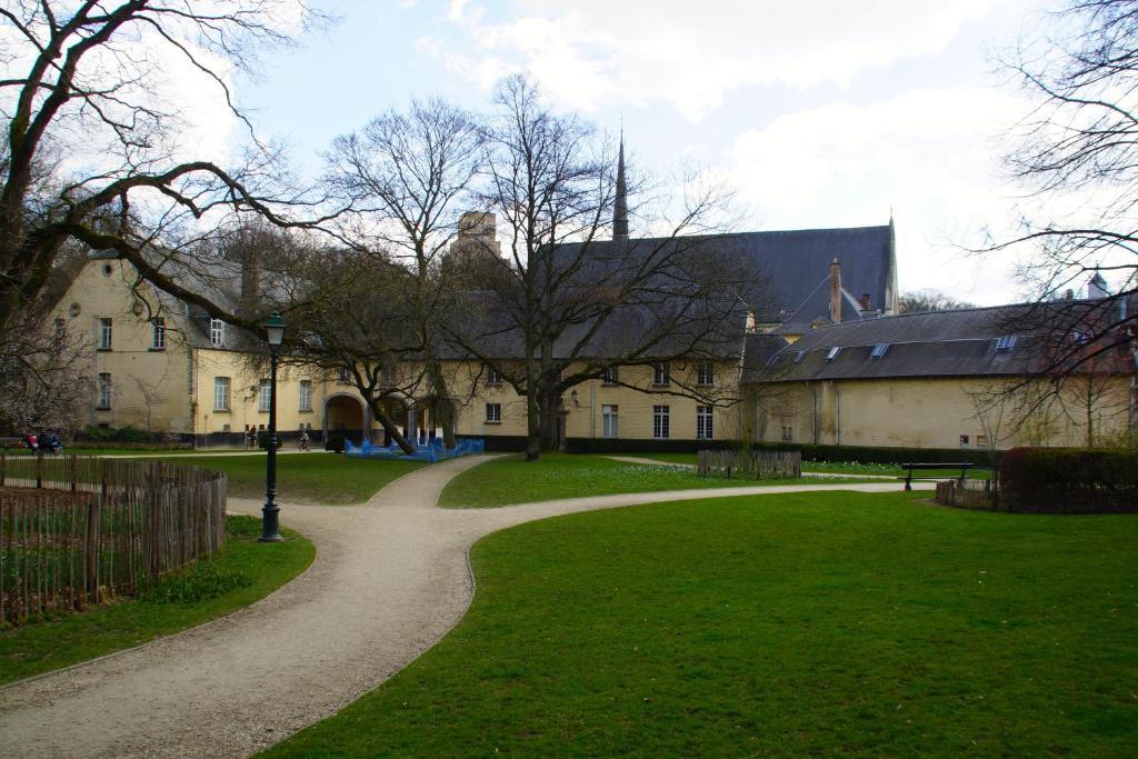 B&B Villa Leopoldine Brussels Guesthouse Иксель Экстерьер фото
